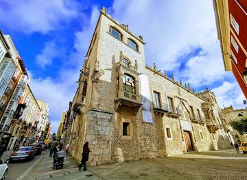 spain/burgos/attraction/casa-del-cordon