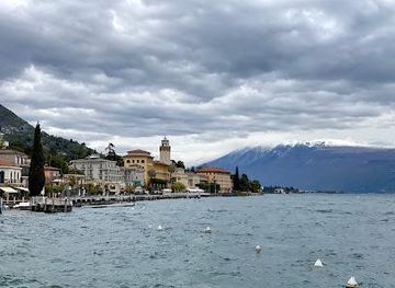 italy/verona/attraction/passeggiata-lungolago-gabriele-d-annunzio