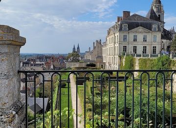 france/centre-val-de-loire/attraction/joan-of-arc-monument