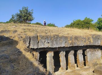 india/west-india/attraction/baba-pyare-caves
