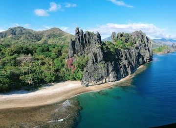 new-caledonia/hienghene/attraction/poule-couveuse-de-hienghene