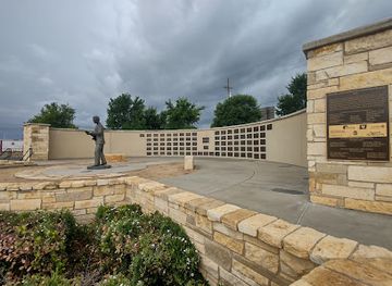 texas/south-plains/attraction/buddy-holly-statue