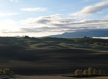italy/val-di-chiana/attraction/panoramic-view-cappella-vitaleta-val-d-orcia