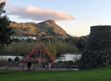 united-kingdom/east-lothian/attraction/lochend-park