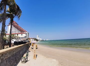 thailand/hua-hin/hua-hin-beach/attraction/khao-takiab-nuea-beach