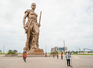 benin/cotonou/gbedjromede/attraction/amazon-statue