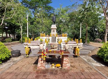 thailand/trang/attraction/phraya-ratsadanu-pradit-mahisara-phakdi-monument