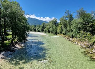 slovenia/upper-carniola/attraction/wooden-footbridge