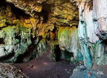 france/languedoc-roussillon/attraction/grotte-des-fees