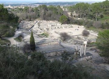 france/avignon/attraction/site-archeologique-de-glanum