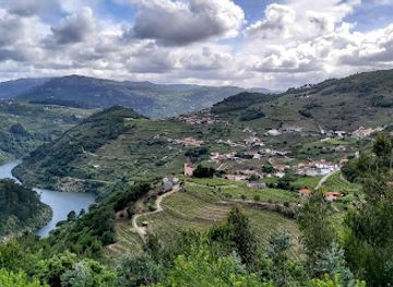 portugal/serra-do-marao/attraction/miradouro-de-barqueiros