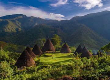 indonesia/labuan-bajo/attraction/trip-labuan-bajo-indonesia-paket-wisata-labuan-bajo-sewa-kapal-labuan-bajo