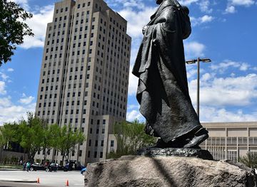 north-dakota/bismarck/attraction/sakakawea-statue