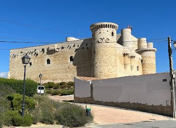spain/castile-and-leon/attraction/fuentes-de-valdepero-castle