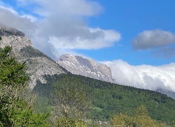 france/ecrins-national-park/attraction/route-napoleon-statue
