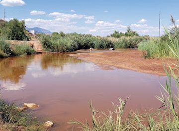 utah/st-george/attraction/fossil-falls-park