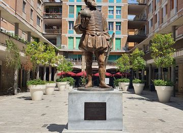 italy/pisa/attraction/monument-galileo