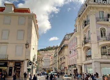 portugal/serra-de-sintra/attraction/feira-dos-tecidos