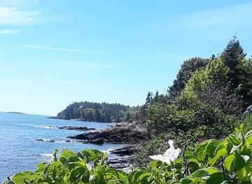 maine/acadia-national-park/attraction/bar-harbor-shore-path