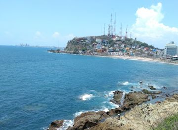 mexico/mazatlan/attraction/monumento-a-pedro-infante