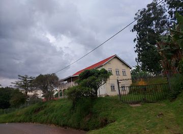 uganda/rwenzori-mountains-national-park/attraction/lugard-monument