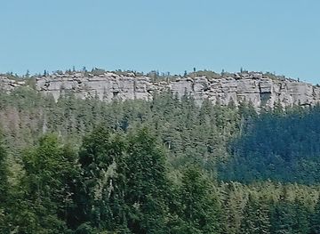 poland/stolowe-mountains/attraction/widok-na-szczeliniec