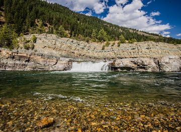 montana/rocky-mountain-front/attraction/kootenai-falls-suspension-bridge