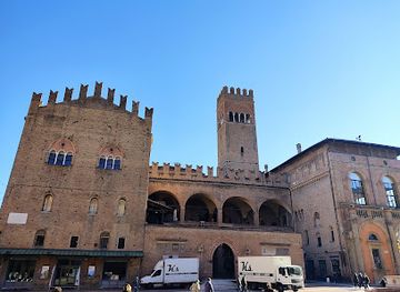 italy/emilia-romagna-riviera/attraction/palazzo-re-enzo