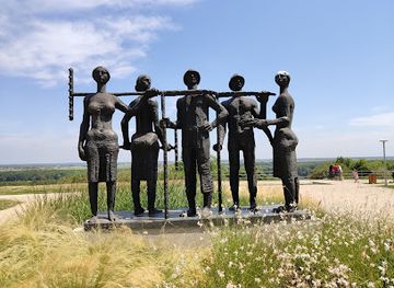 hungary/southern-great-plain/attraction/dunaujvarosi-szoborpark
