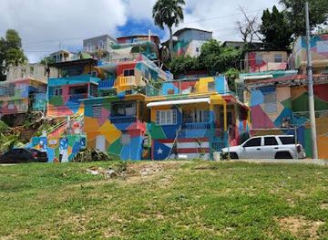 puerto-rico/aguadilla/attraction/casas-de-colores-aguadilla-pintalto
