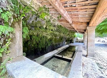 france/luberon/attraction/le-lavoir-de-la-fontaine-basse