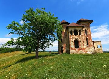 romania/mehedinti/attraction/rosianu-castle