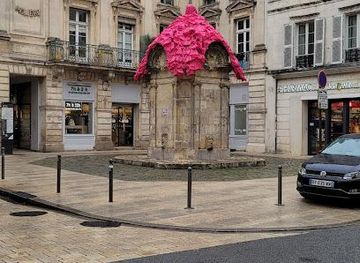 france/la-rochelle/attraction/fontaine-du-pilori