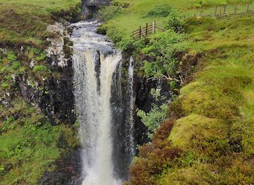 united-kingdom/isle-of-skye/attraction/carbost-burn-waterfall