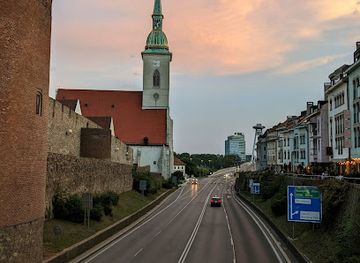 slovakia/bratislava/attraction/souvenir-medailon-bratislava-castle-tourist-attraction