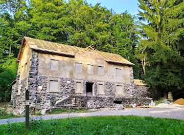 hungary/salgotarjan/attraction/roka-park-eresztvenyi-erdei-tornapalya