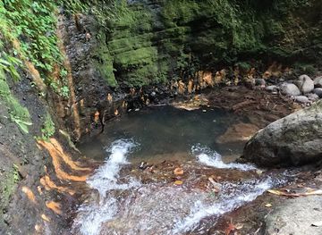 grenada/sauteurs/attraction/honey-moon-water-falls