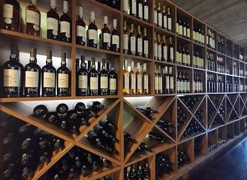 portugal/guimaraes/attraction/lado-wines-ribeira-porto-douro-wine-bar-tastings-by-avepod