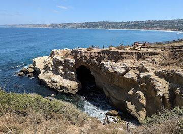 california/san-diego/la-jolla/attraction/sunny-jim-s-sea-cave