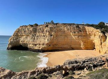 portugal/faro/attraction/praia-do-carvalho