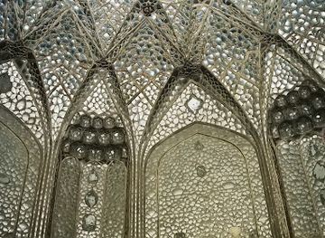 pakistan/northern-punjab/attraction/sheesh-mahal