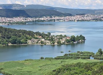 greece/ioannina/attraction/view-of-ioannina-lake