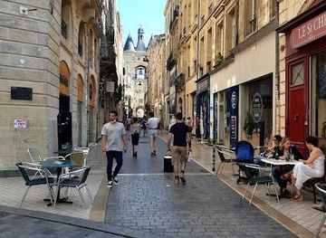 france/bordeaux/attraction/pl-fernand-lafargue