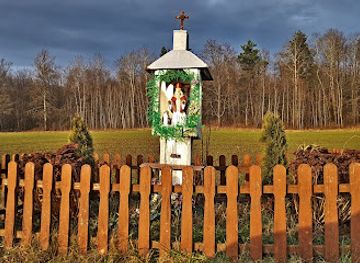 poland/lublin-upland/attraction/kapliczka-slupowa-biskupia