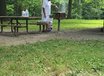 ohio/punderson-state-park/attraction/shelterhouse-picnic-area