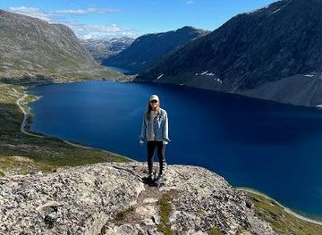 norway/alesund/attraction/calm-giant-private-tour-and-apartment-rental