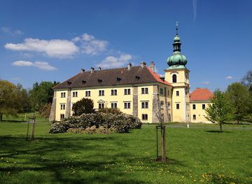 czechia/machovo-jezero/attraction/chateau-doksy