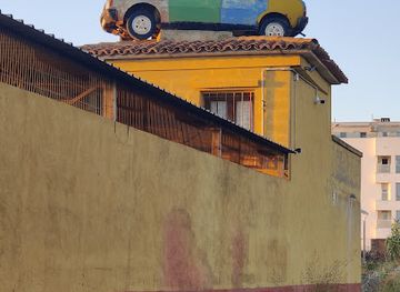 spain/huesca/attraction/coche-sobre-tejado