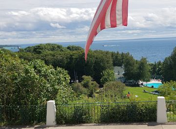 michigan/mackinac-island/attraction/skull-cave