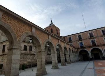 spain/avila/attraction/pl-mercado-chico